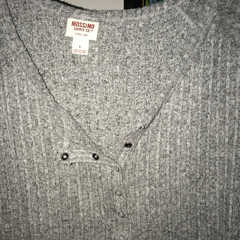 Tops - Picture 4 of 4